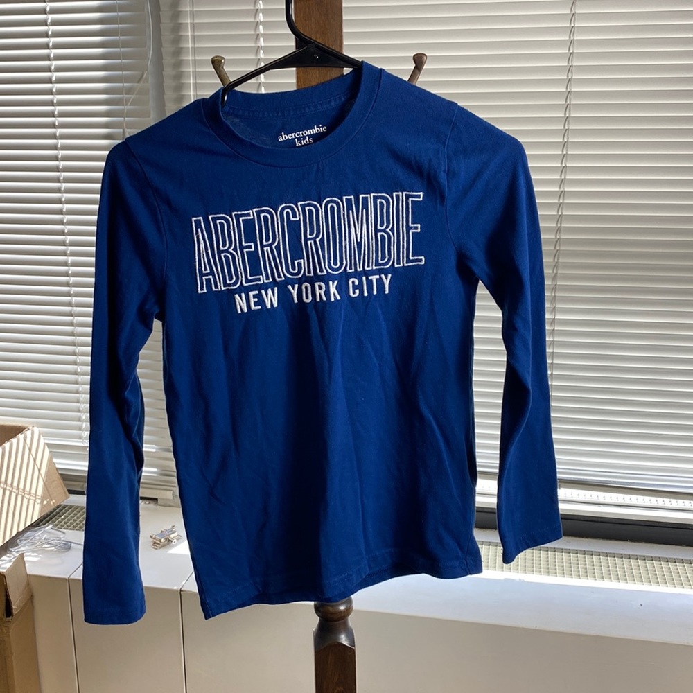 Abercrombie kids long sleeve tee size 9/10